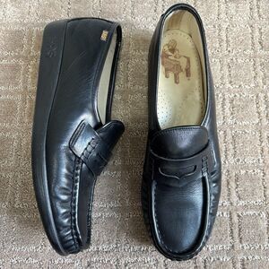 SAS Leather Penny Loafer Women's 11 N Black Slip On Comfort Casual Preppy EUC